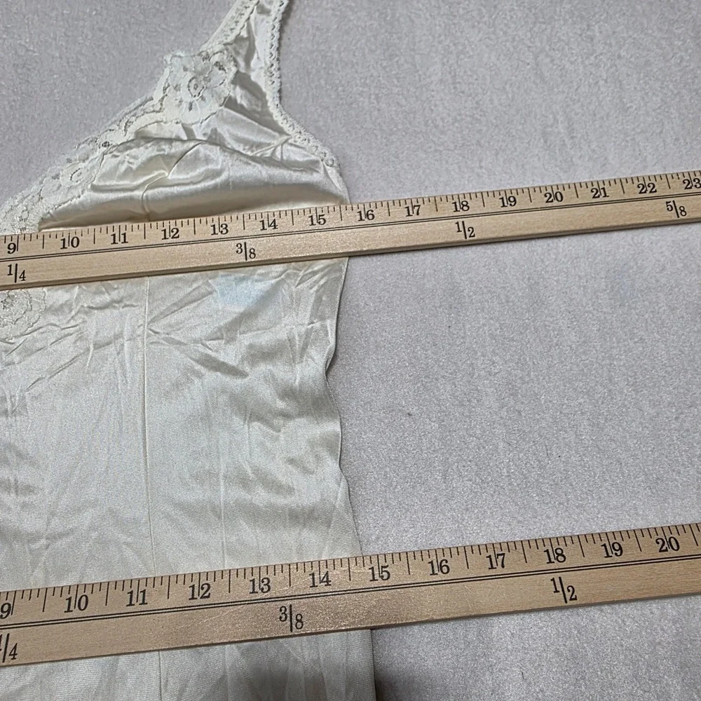 Vassarette Vintage Ivory Lace Trim Slip Dress Women's Size‎ 34F VTG